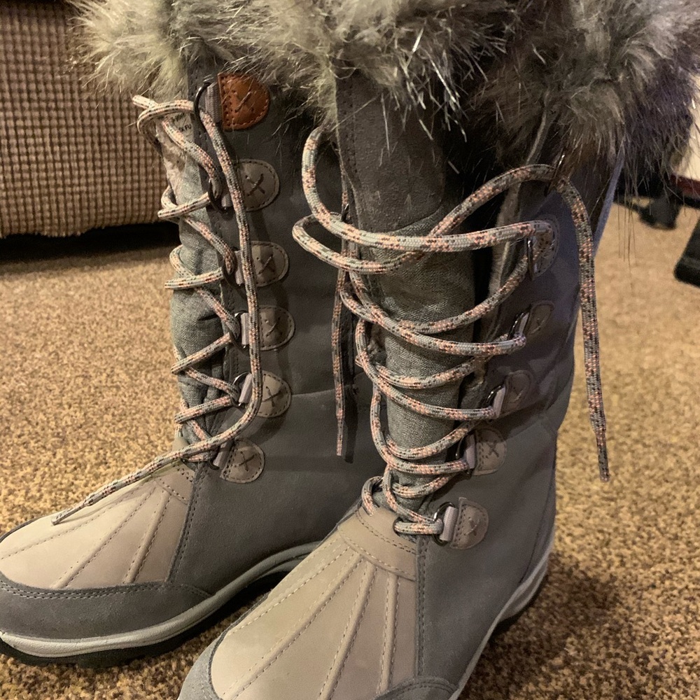 Clark’s Wintery HI shoes